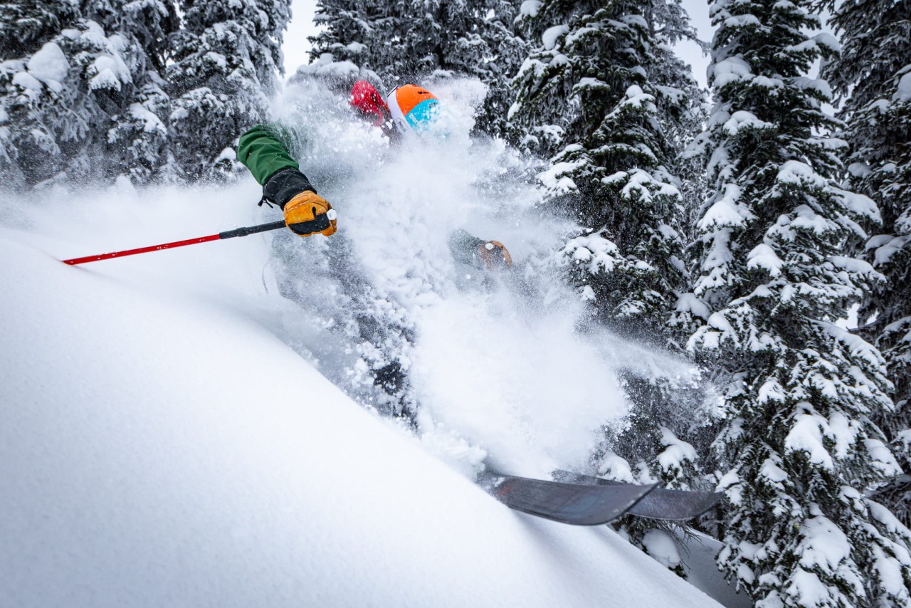 John smashing through the dry pow with his Arc'teryx Sabre SV Jacket